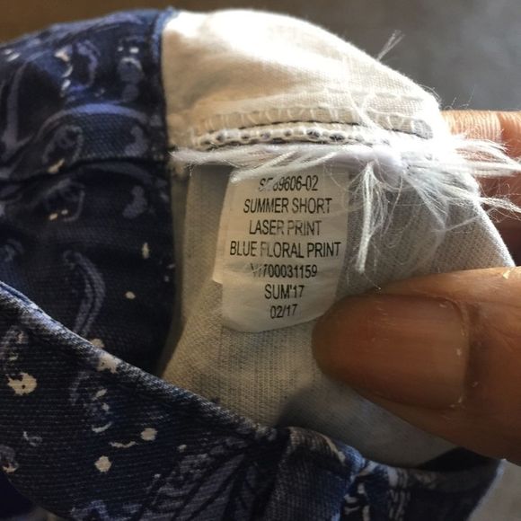 Gap Denim Floral Girlfriend Shorts - Picture 6 of 7